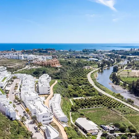 Vivi Homes - Feliz - Roof Terrace - Pool - Gym