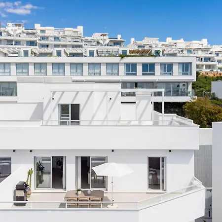 Vivi Homes - Feliz - Roof Terrace - Pool - Gym Estepona