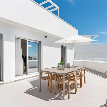 Vivi Homes - Feliz - Roof Terrace - Pool - Gym