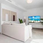 Vivi Homes - Feliz - Roof Terrace - Pool - Gym *