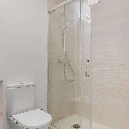 Vivi Homes - Feliz - Roof Terrace - Pool - Gym *