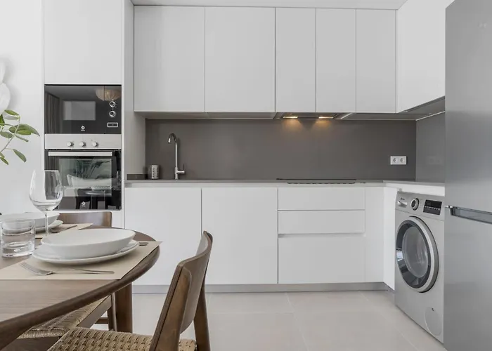 Vivi Homes - Feliz - Roof Terrace - Pool - Gym * Estepona