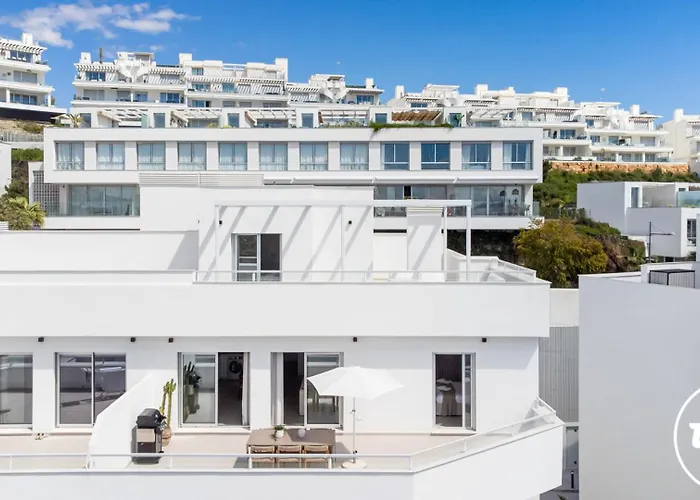 Vivi Homes - Feliz - Roof Terrace - Pool - Gym Estepona