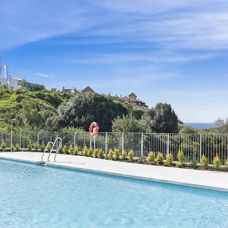 Vivi Homes - Feliz - Roof Terrace - Pool - Gym Апартаменты Эстепона