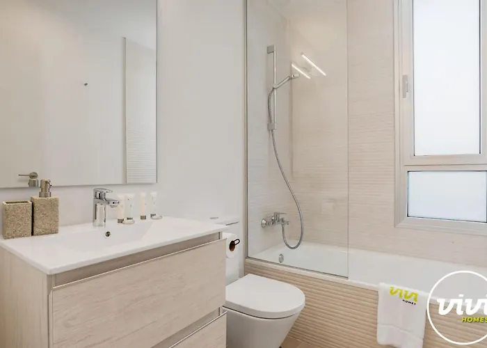 Vivi Homes - Feliz - Roof Terrace - Pool - Gym * Эстепона