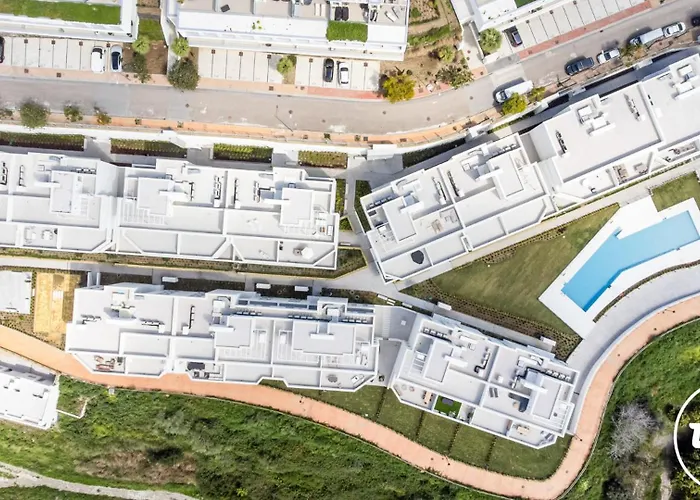 Vivi Homes - Feliz - Roof Terrace - Pool - Gym Эстепона